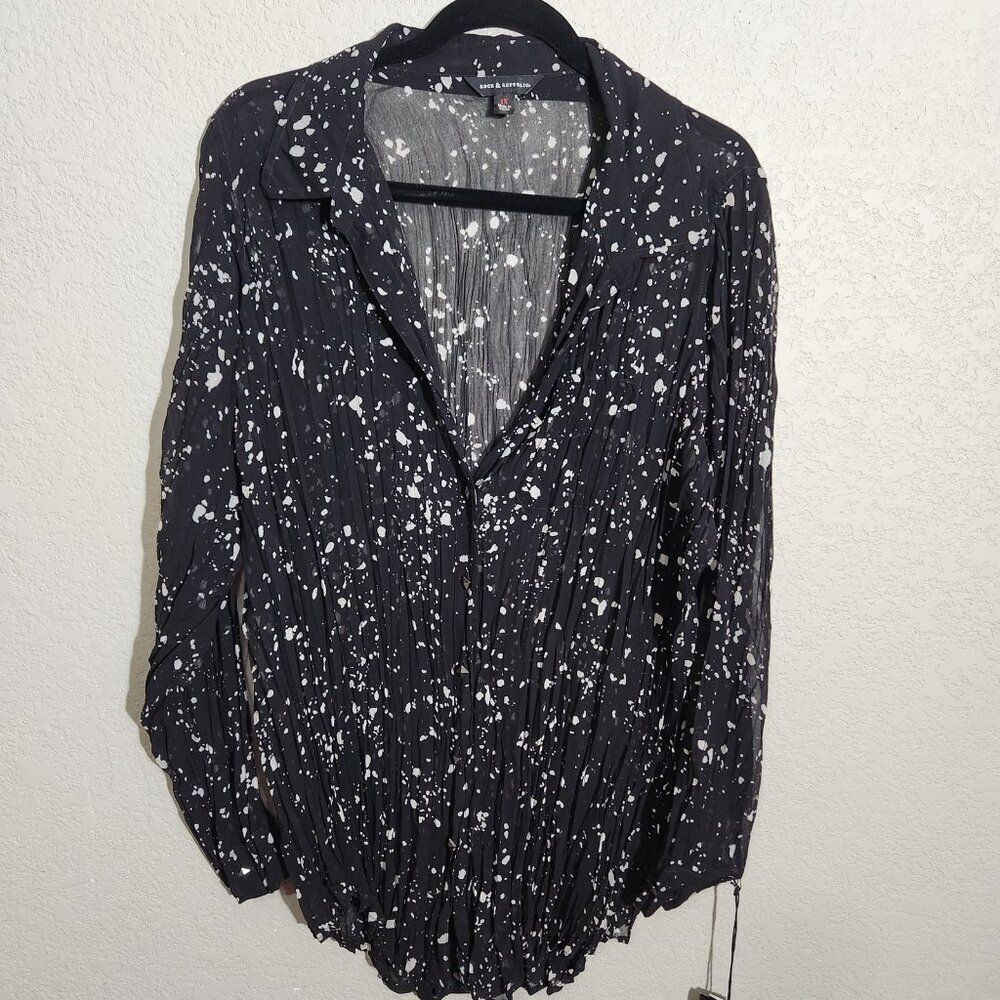 Rock & Republic Shirt Womens 1X Black White Crinkle Pleat Long Sleeve Top Studs